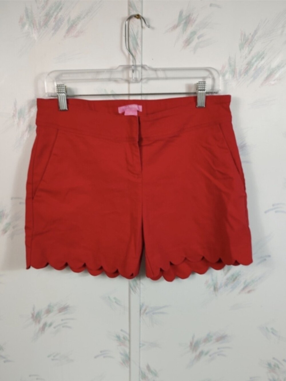 Women's Isaac Mizrahi Red Scalloped Hem Shorts Size 6